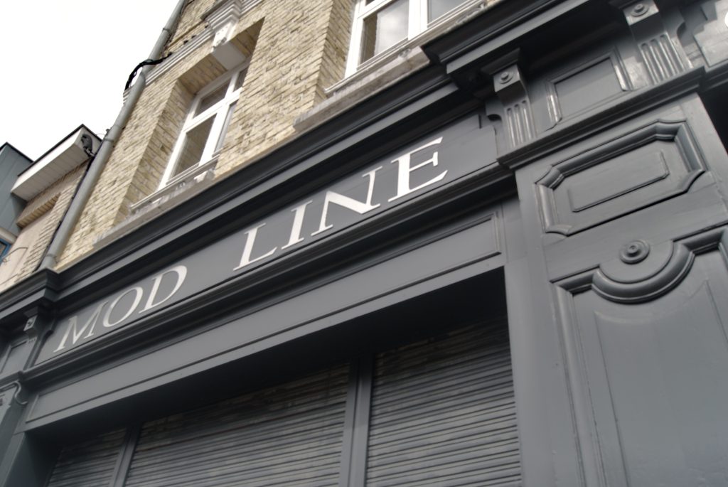 Mod Line Coiffure